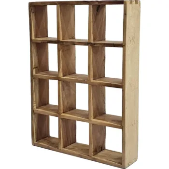 Latte kopreol i træ med 12 rum. Rustik væghylde